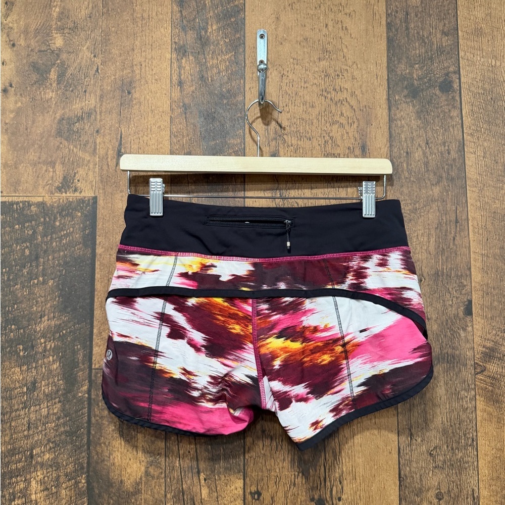 Lululemon Speed Short *4-way Stretch
Pigment Wind Berry Rumble size 4 - Picture 3 of 7